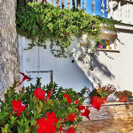 La Torretta Sulla Costa 1 *